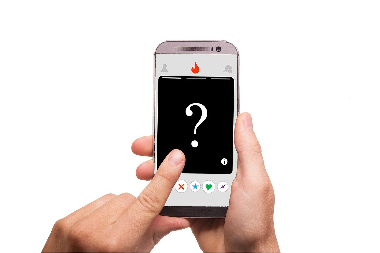 dating-3373115_1280 photo mockup tinder
