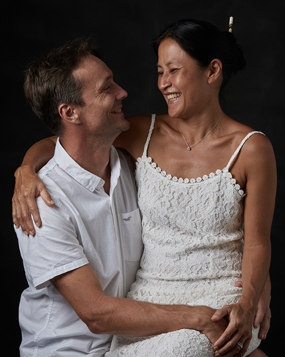 portrait de couple en studio @myrealportrait Tahiti photographe Laurent Loussan