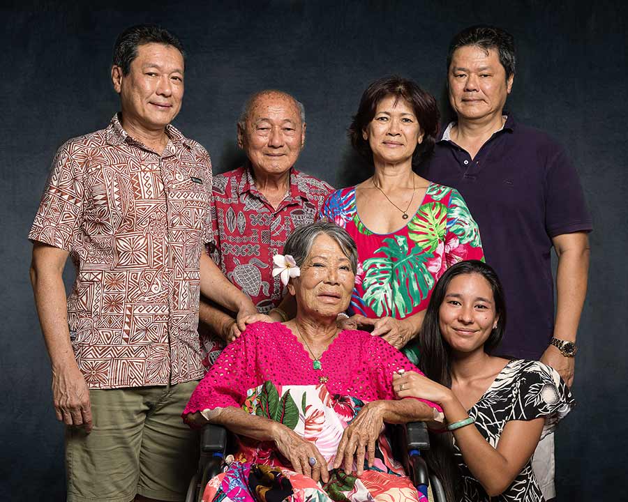photo de famille chinoise Tahiti @myrealportrait by Laurent Loussan