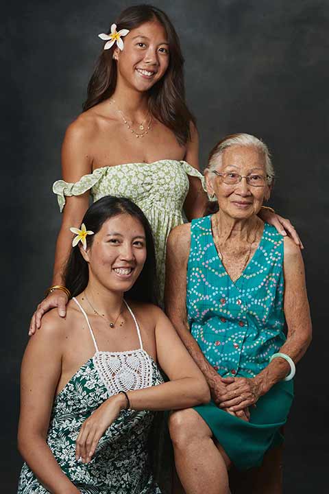 grand mère et ses petites filles @myrealportrait by Laurent Loussan